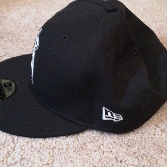 NEW Era cap - Picture 2 of 3